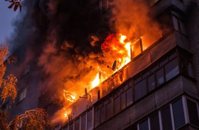 В Соликамске при пожаре погиб человек